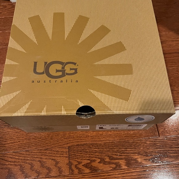 Ugg boots - Picture 7 of 8
